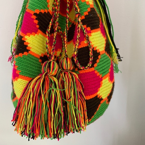 Wayuu Mochila Bag - Picture 2 of 3